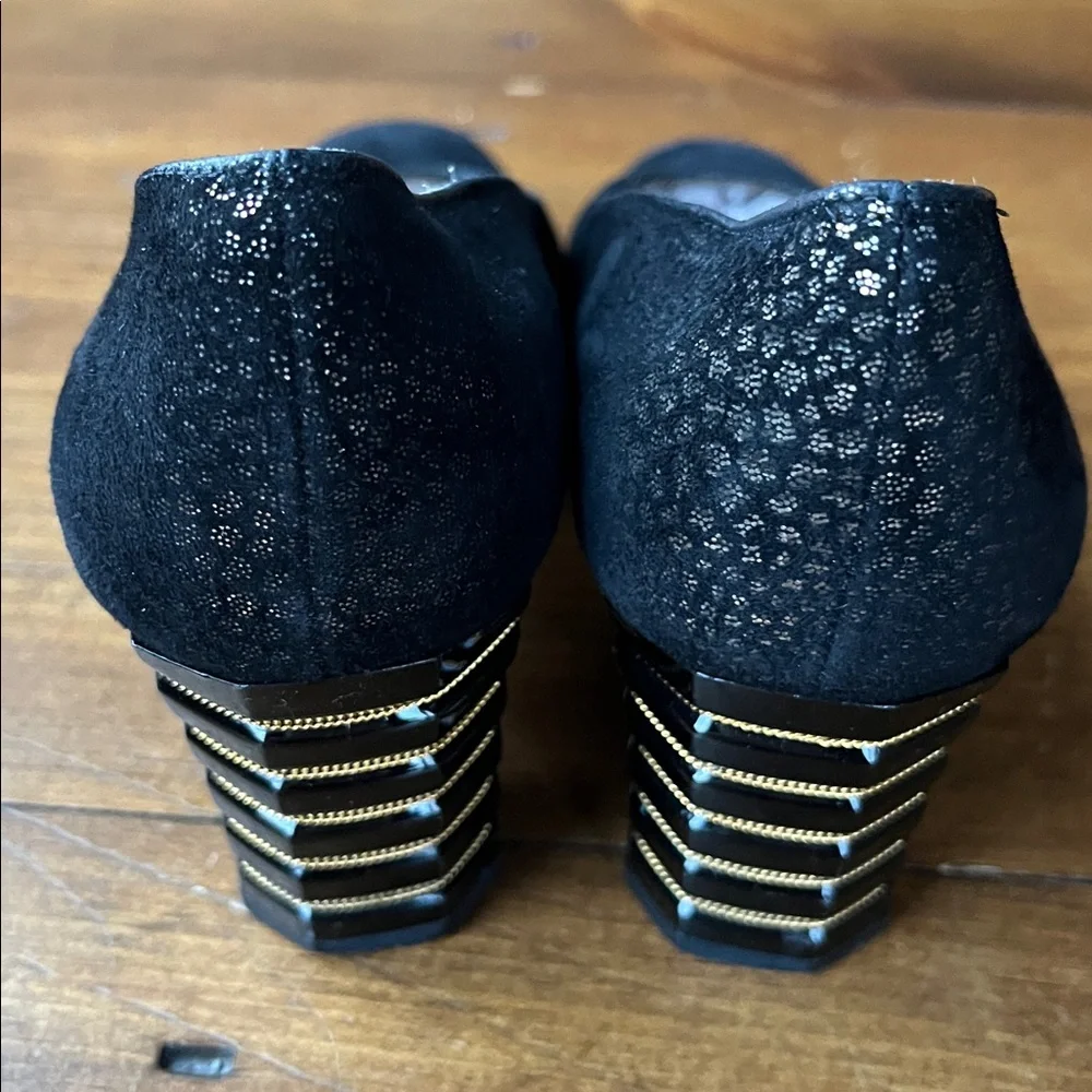 Stuart Weitzman Black Suede Heels Gold Tone Accents Sz 6.5B